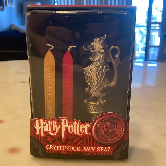The Noble Collection Harry Potter - Gryffindor Wax Seal - Picture 1 of 7
